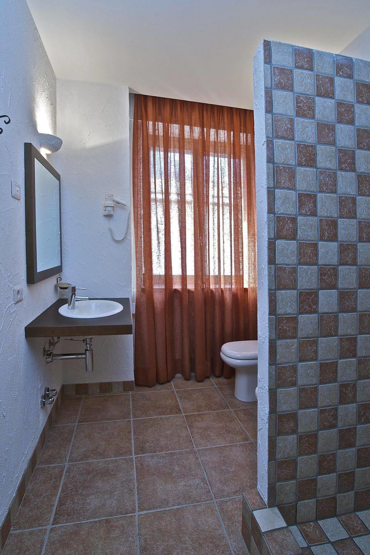 Hotel Bernina Тірано Екстер'єр фото