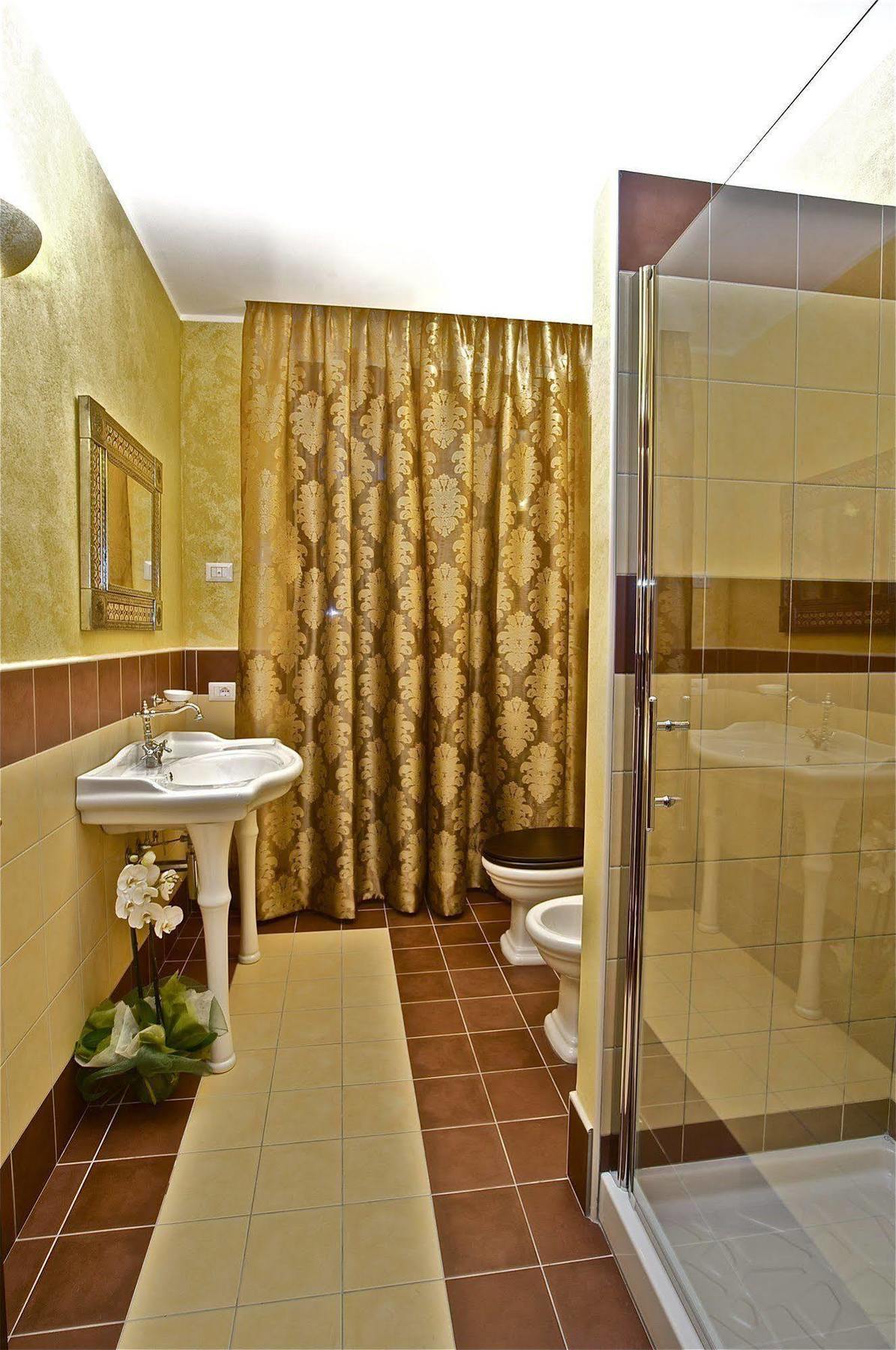 Hotel Bernina Тірано Екстер'єр фото